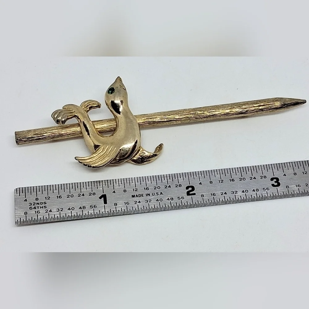 * Vintage Bobley Gold Tone Seal Bar Pin Brooch